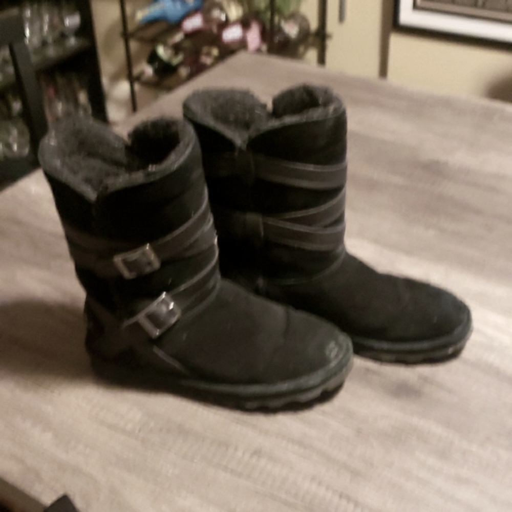 Bearpaw Buckle Black Boots Size 8